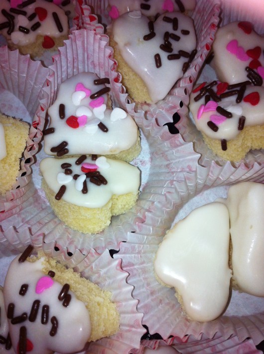 RMT's Easy, No-Bake Valentine's Day Candy-Coated Cakes