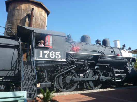 Thumbs up on the Lomita Railroad Museum, says T!