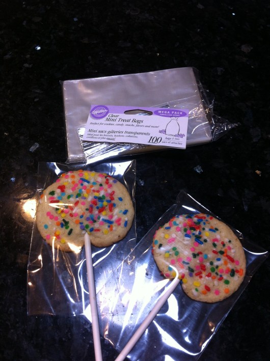 This was the size Wilton-brand "goody bag" I used for packaging my treats. I think they measure 3"x4" or so.