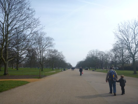 C and T heading on into Kensington Gardens on their way to the Diana Princess of Wales' Memorial Playground.