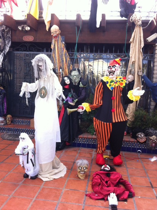 The skeleton has no-body to dance with. Next show's at 8, folks!